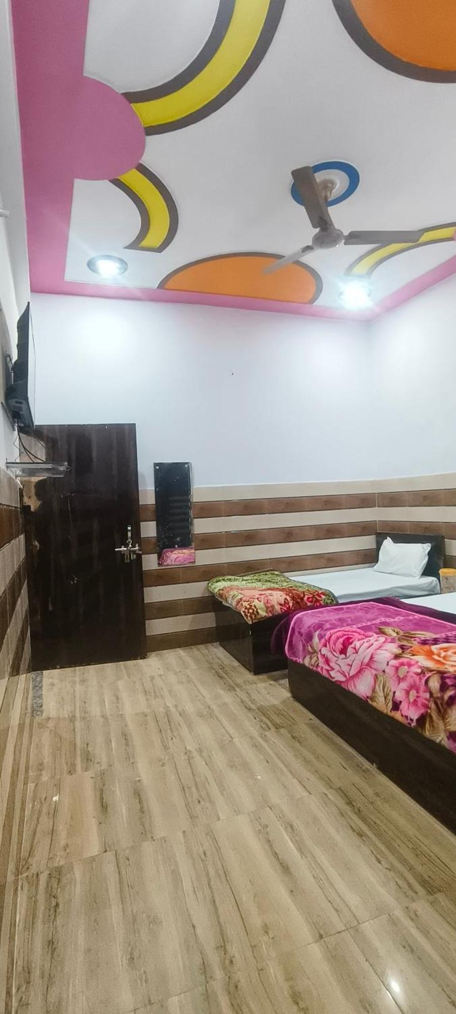 K.D.Dham Near Prem Mandir1 Hotell Vrindāvan Exteriör bild