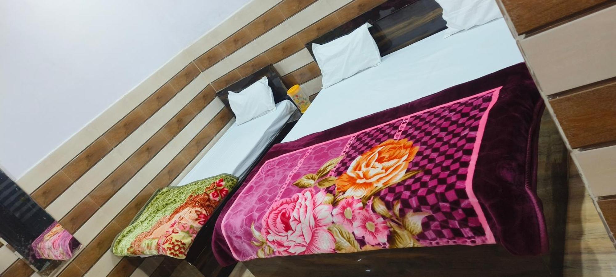 K.D.Dham Near Prem Mandir1 Hotell Vrindāvan Exteriör bild