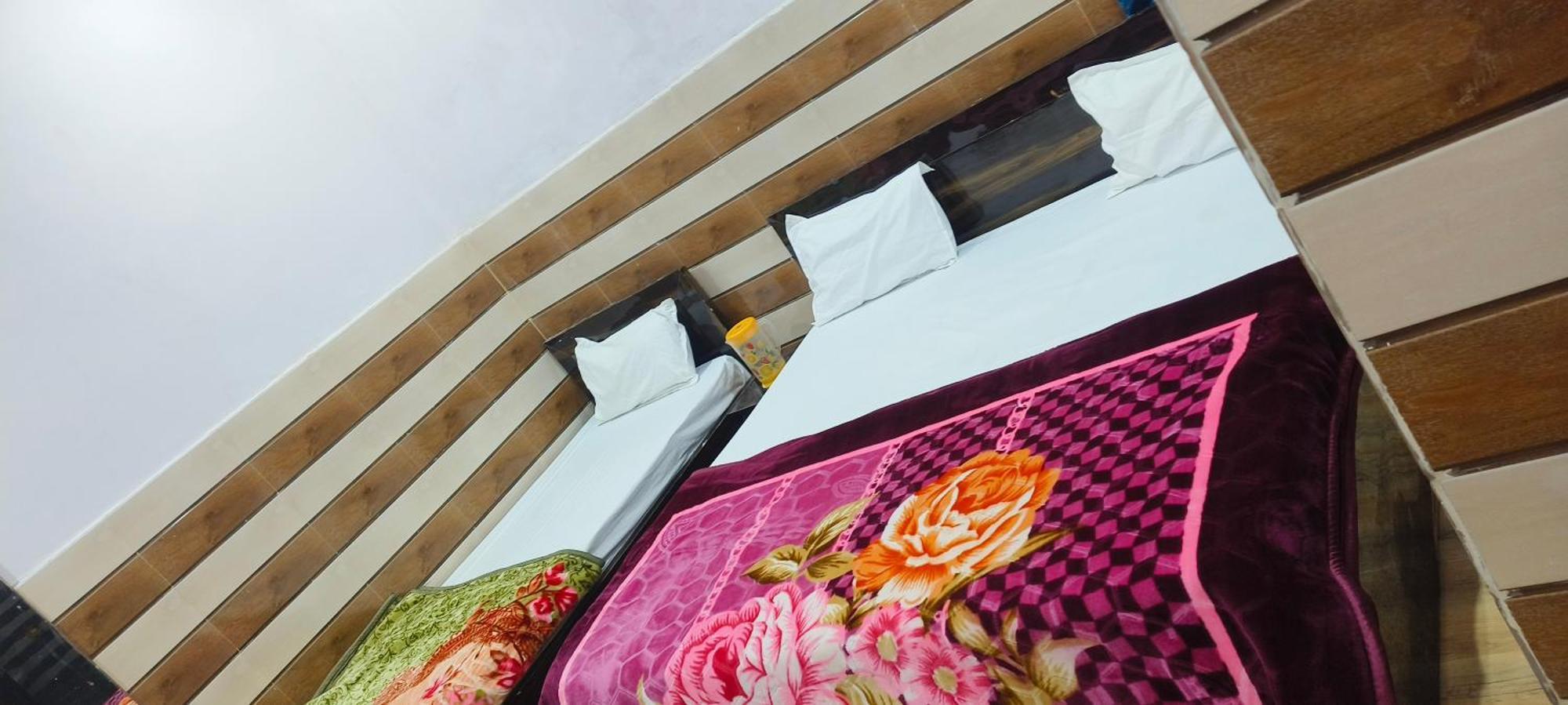 K.D.Dham Near Prem Mandir1 Hotell Vrindāvan Exteriör bild